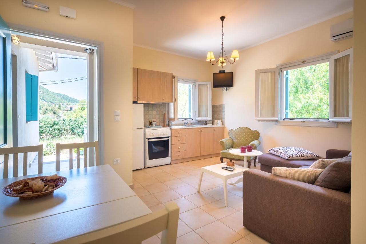 Apartmán Avelia Pink Asprogerakata Exteriér fotografie